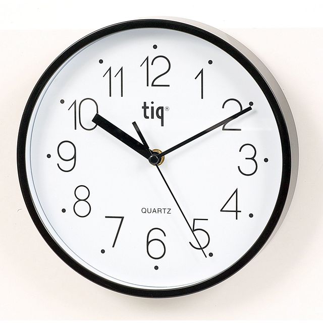Väggur TIQ Ø22,5cm svart